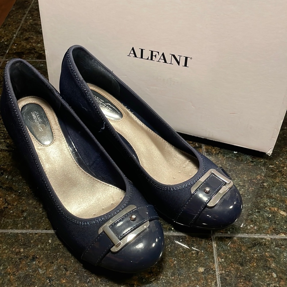 Alfani stepnflex, size 8. Blue.